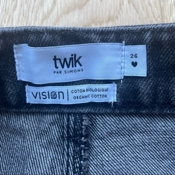 NWT TWIK HIGH WAISTED MOM 90's JEANS SHORTS - 26 - Picture 8 of 14